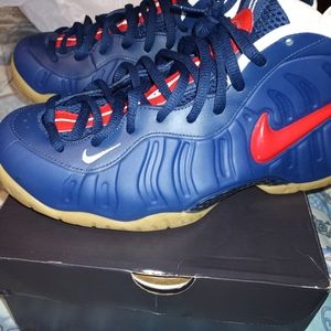 Men's NEW Nike Foamposite size 9 Royal blue/red